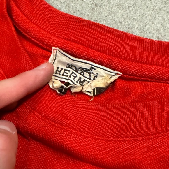 Hermès Men’s "H" embroidered T-shirt in Red - Picture 5 of 8